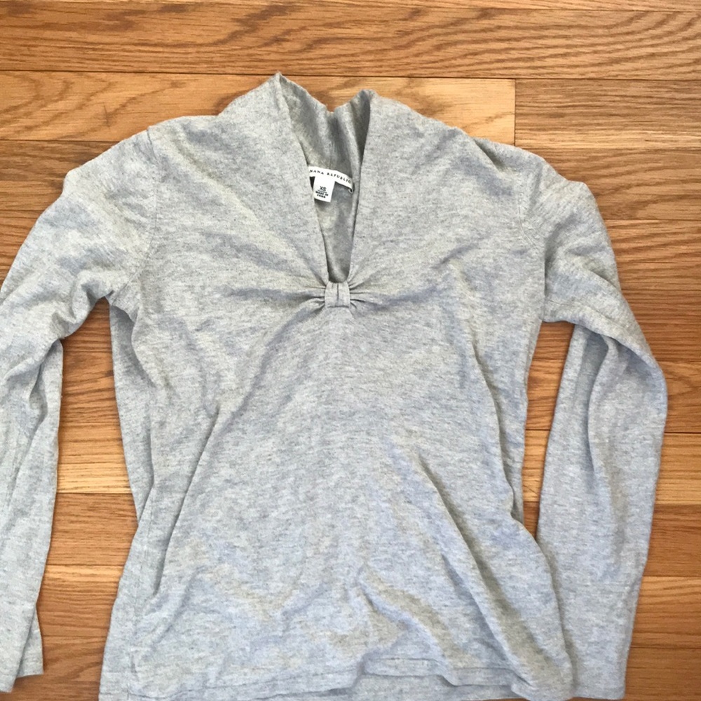 Banana Republic long-sleeve v-neck tee